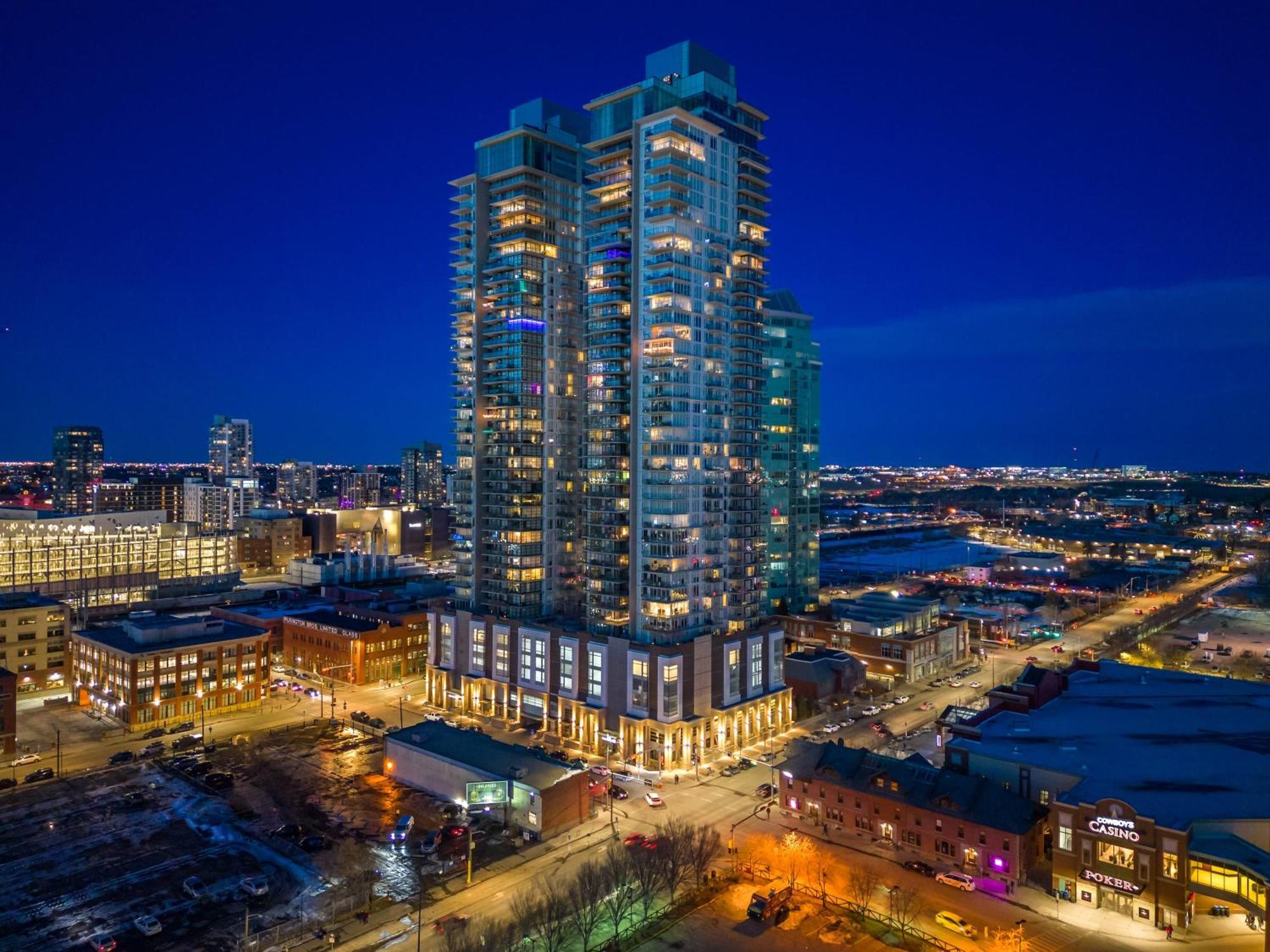 カルガリー Stunning 34Th Floor Views, Prime Downtown Location - Near Stampede, Casino, Bars! Free Banff Pass, Parking, Wine!ヴィラ エクステリア 写真